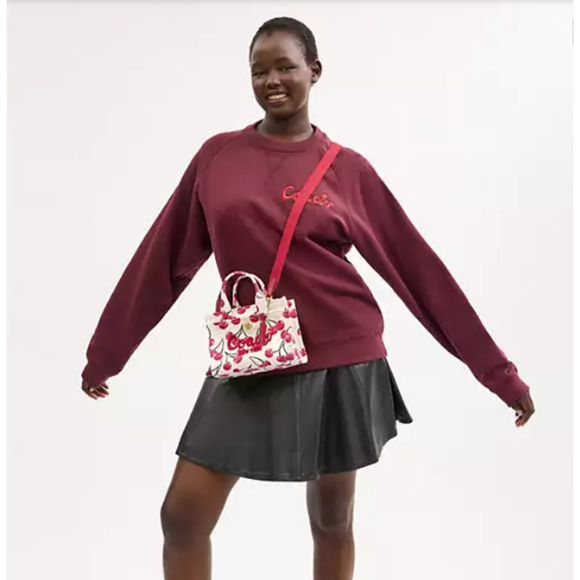 COACH Cargo Tote Bag 20 Crossbody With Cherry Print In Canvas/Chalk Multi CZ104 - Picture 5 of 10